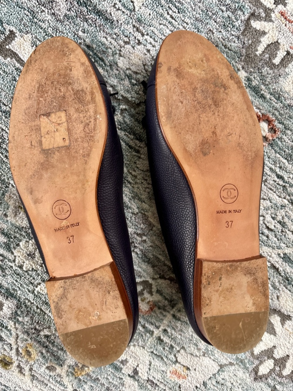 CHANEL Navy Leather Ballet Flats with CC Stitching and Bow - Picture 5 of 5